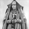 1902 Узбечка из Ташкента в парандже с поднятым чачваном. Иллюстрация из книги Гюго Краффта