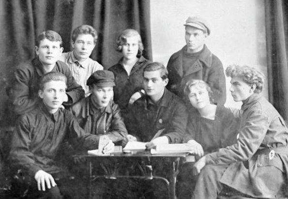 1920 Ташкент Первая Комсомольская Ячейка Туркестанского ГосУниверситета