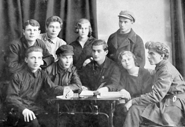 1920 Ташкент Первая Комсомольская Ячейка Туркестанского Государственного Университета