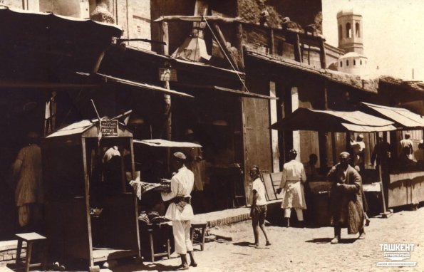 1935 Предпл Ташкент Улица у Медресе Кукельдаш