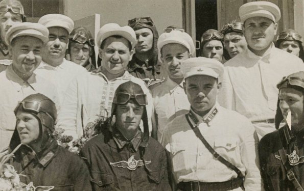 1936 Ташкент Во Втором Ряду в Центре Председатель СовНарКома Уз ССР Файзулла Ходжаев
