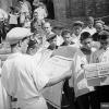 1936 Ташкент Группа людей читают траурный выпуск газеты Кызыл Узбекистан с известием о смерти М Горького 1