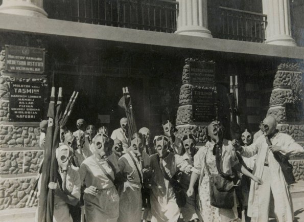 1938 Ташкент у Входа в Здание ТашМИ Кафедра Биологии