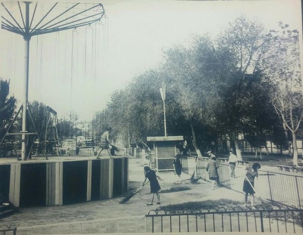 1967 Ташкент Парк им Горького перед Первомаем