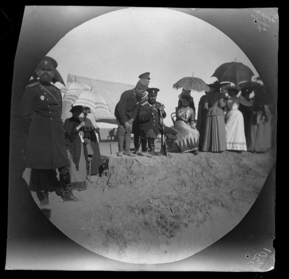 1891 Ашхабад Томас Аллен беседует с генералом Куропаткином на скачках в окрестностях Ашхабада