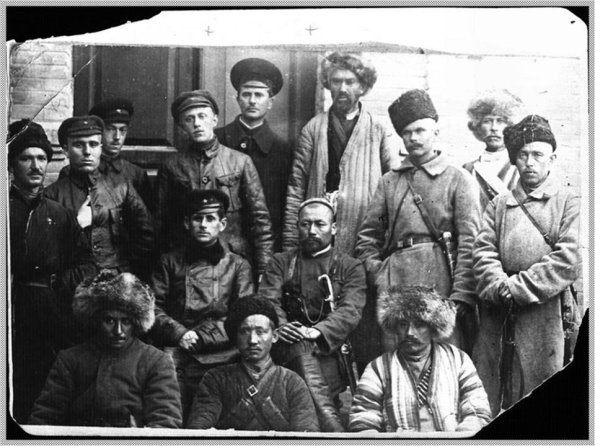 1920 Фергана Мадамин-Бек со Своим Штабом после Перехода на Сторону Советской Власти