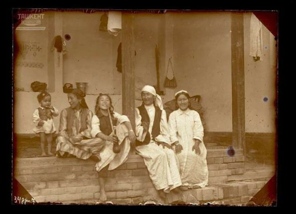 1926 Tashkent 1926 Uzbek Girls on Ayvan