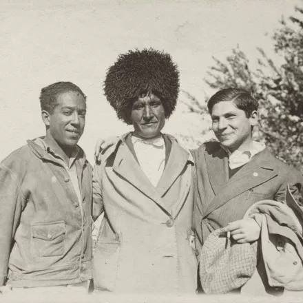 1932 Artur Koestler in CA 1932 with Locals