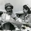 1961 Таджикистан Колхоз им Ю Гагарина Директор и Работница Проверяют Шкурку Каракуля