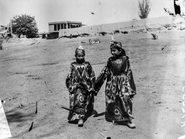 1985 Bukhara Girls Bukhoro-i-Bidon