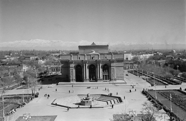 1988 Tashkent Naboi Theater